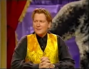 File:Thats showbusiness mike smith gold waistcoat.jpg