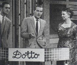 Image:Dotto host and contestants.jpg