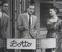Image:Dotto host and contestants.jpg
