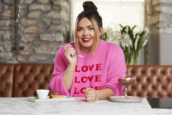 Image:Love bites scarlett moffatt.jpg