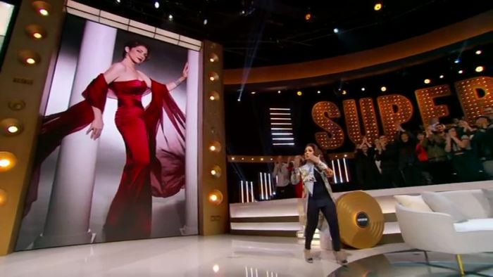 File:Superfan gloria estefan enters.jpg