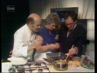 File:Masterchef stirring.jpg