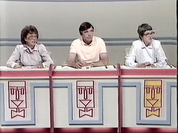 File:Catchword 1988 contestants and bryan.jpg