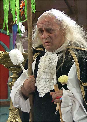 File:Seeitsawit chamberlain sylvestermccoy.jpg