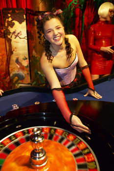 File:Casinocasino2 roulettecroupier.jpg