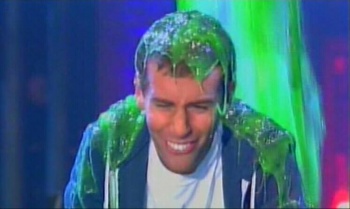 350px-Keep_Your_Enemies_Close_defries_gunge.jpg